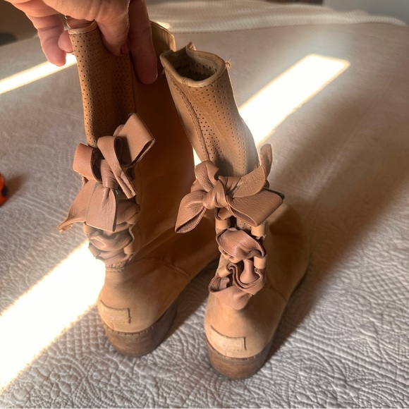 UGG Tan Heeled Boots with Slouchy Back Bow Tie Design Size 9 Wood Heel Mid-calf - Picture 3 of 16